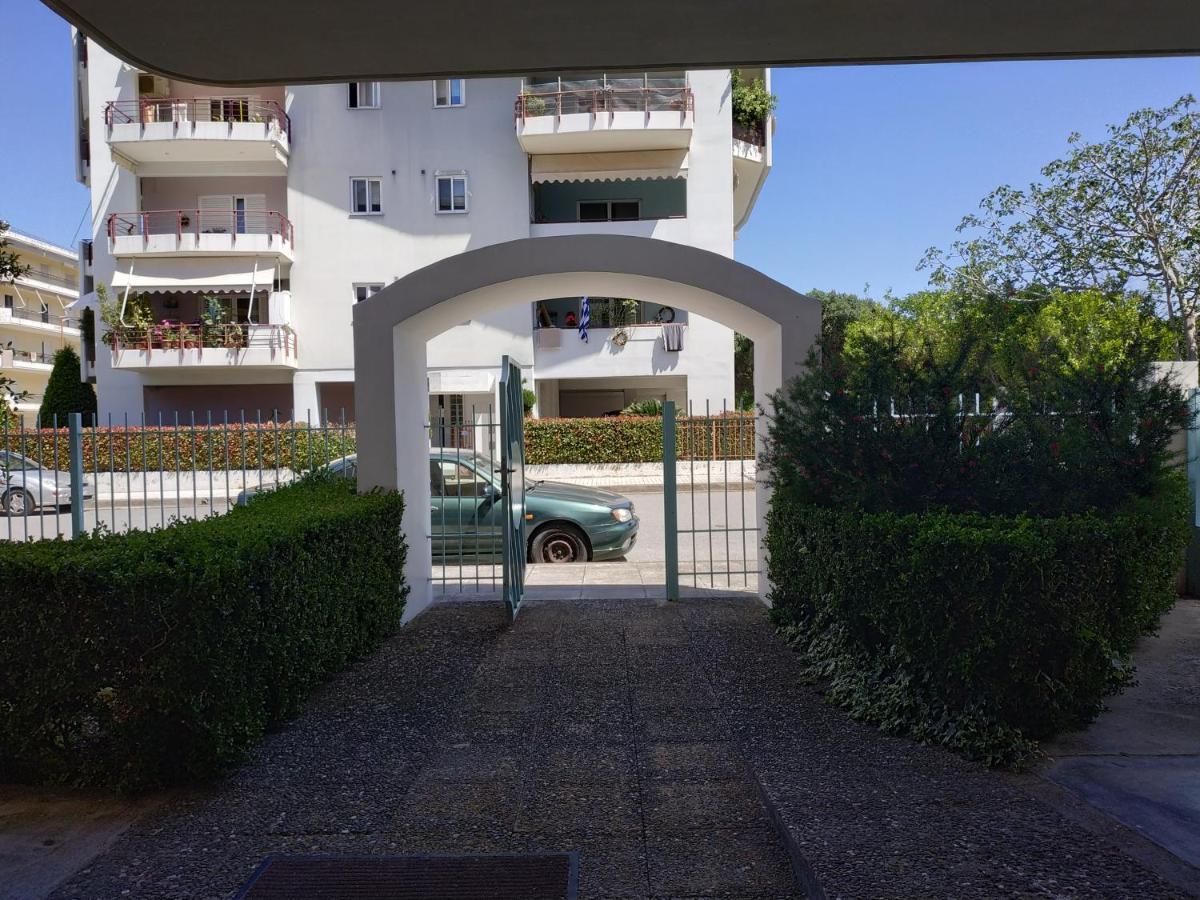 Thalia Apartment In Kalamata, 15' Walk From The City Center And The Beach Bagian luar foto