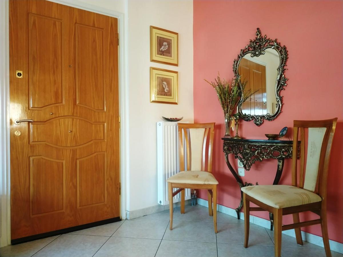 Thalia Apartment In Kalamata, 15' Walk From The City Center And The Beach Bagian luar foto