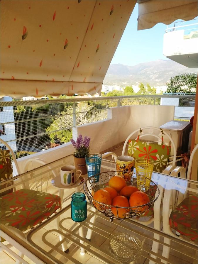 Thalia Apartment In Kalamata, 15' Walk From The City Center And The Beach Bagian luar foto