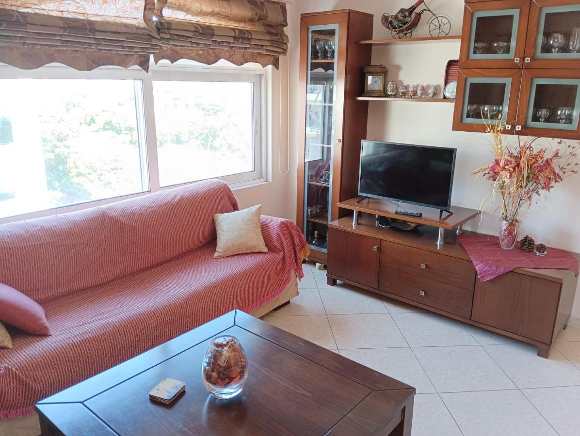 Thalia Apartment In Kalamata, 15' Walk From The City Center And The Beach Bagian luar foto