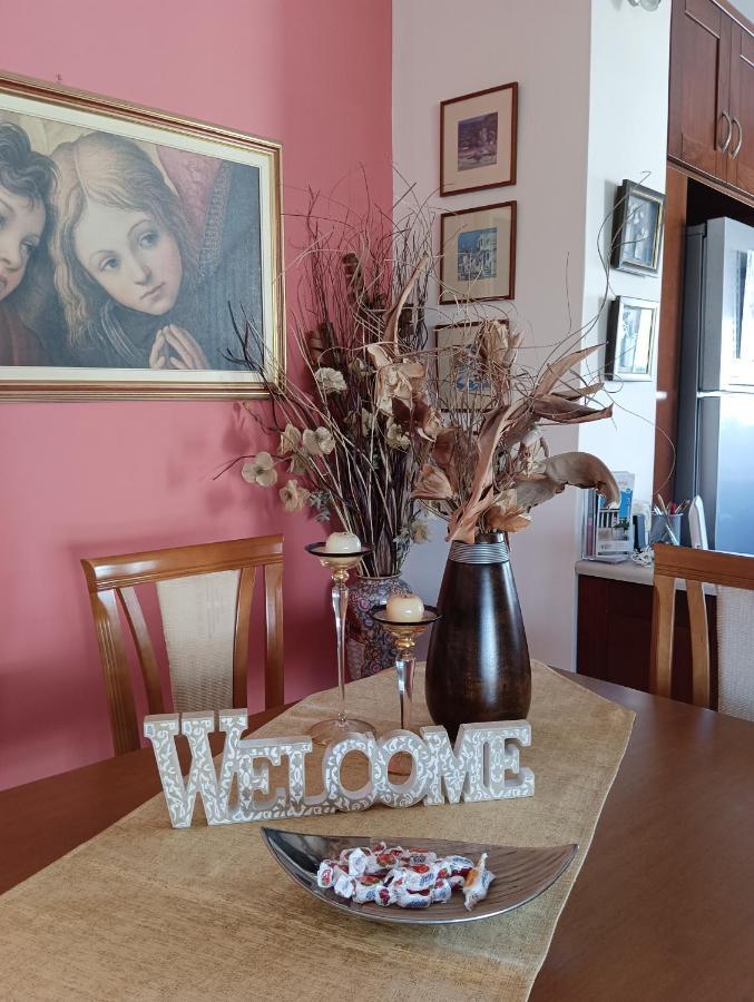 Thalia Apartment In Kalamata, 15' Walk From The City Center And The Beach Bagian luar foto