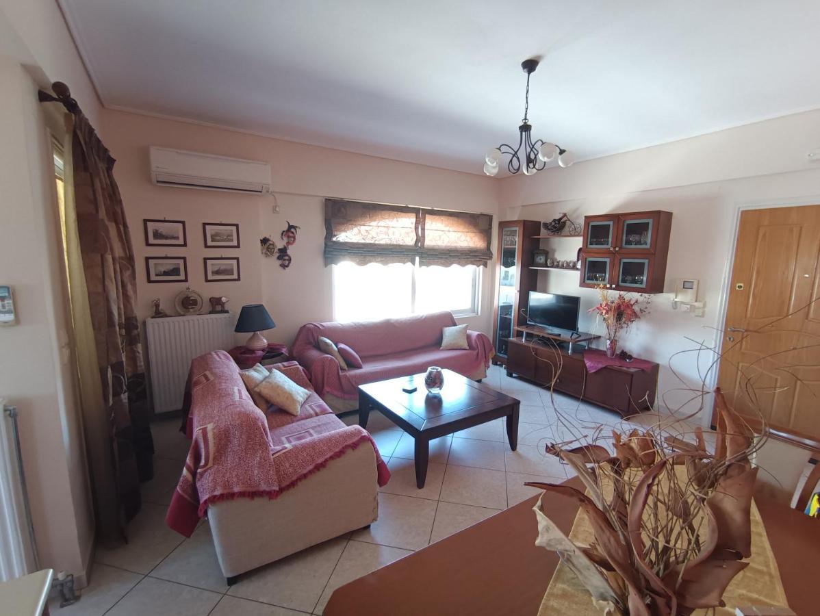 Thalia Apartment In Kalamata, 15' Walk From The City Center And The Beach Bagian luar foto