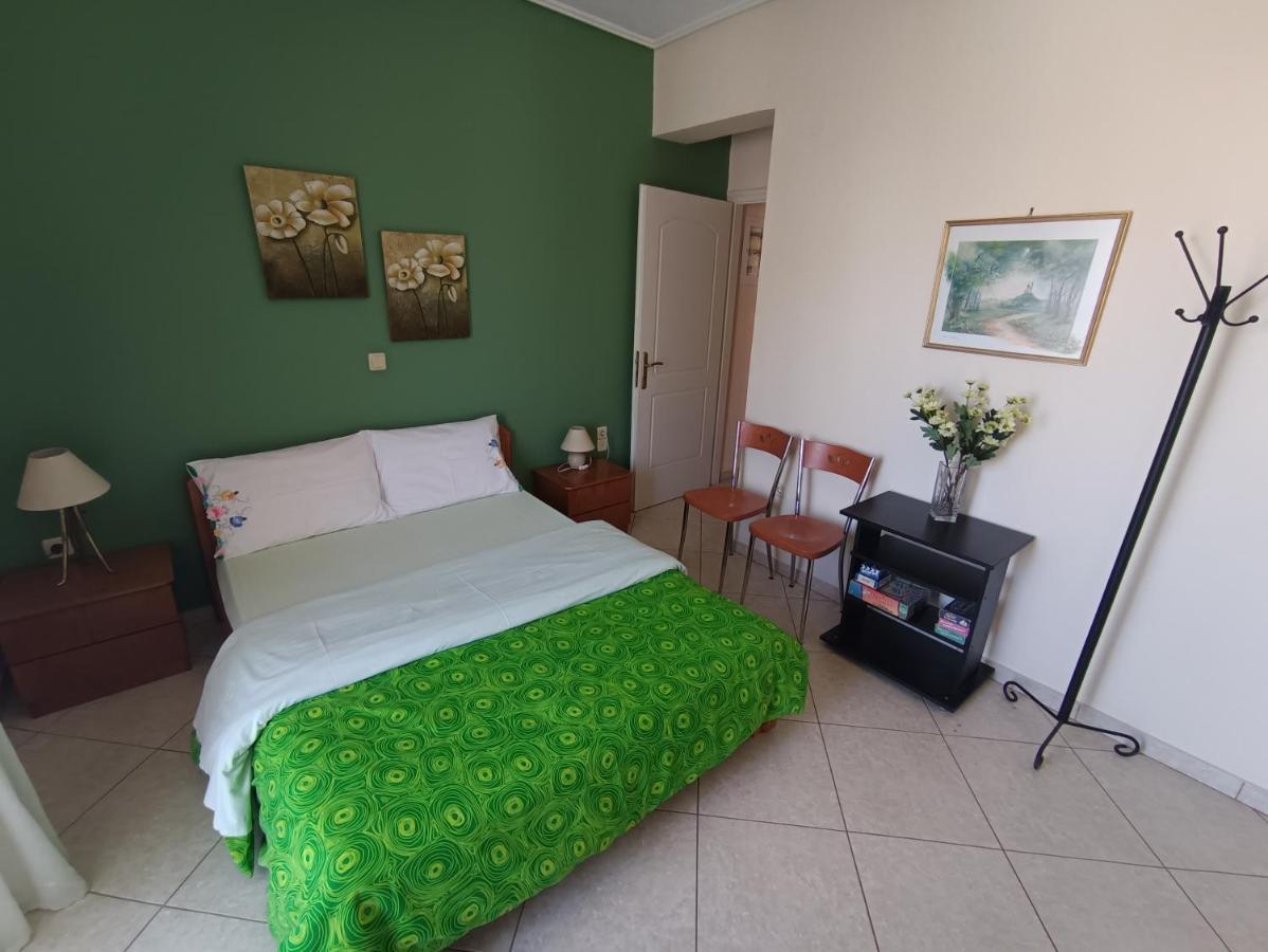 Thalia Apartment In Kalamata, 15' Walk From The City Center And The Beach Bagian luar foto