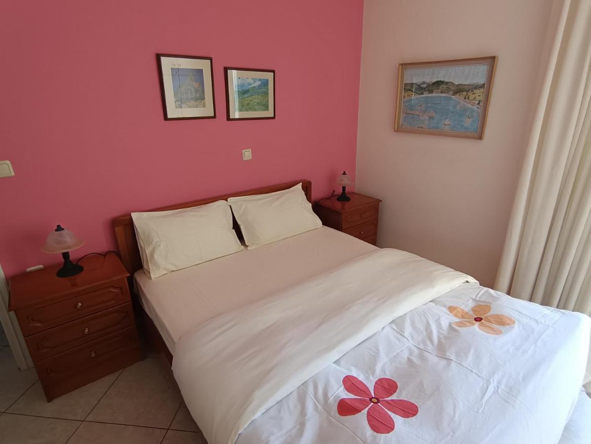 Thalia Apartment In Kalamata, 15' Walk From The City Center And The Beach Bagian luar foto