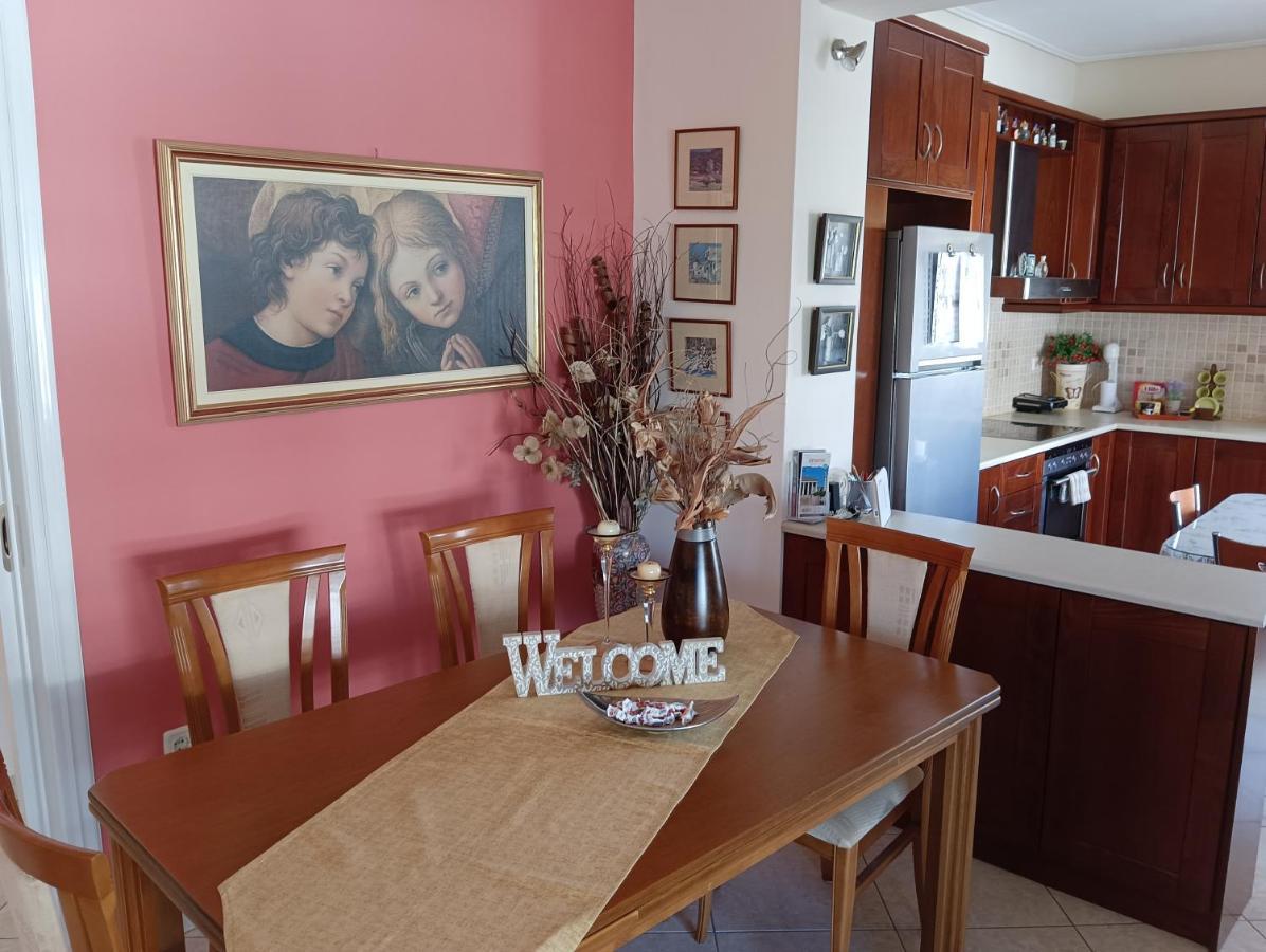 Thalia Apartment In Kalamata, 15' Walk From The City Center And The Beach Bagian luar foto